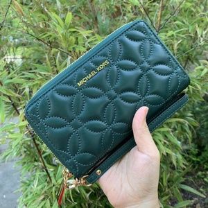 Michael Kors LG Flat Phone Case Wristlet